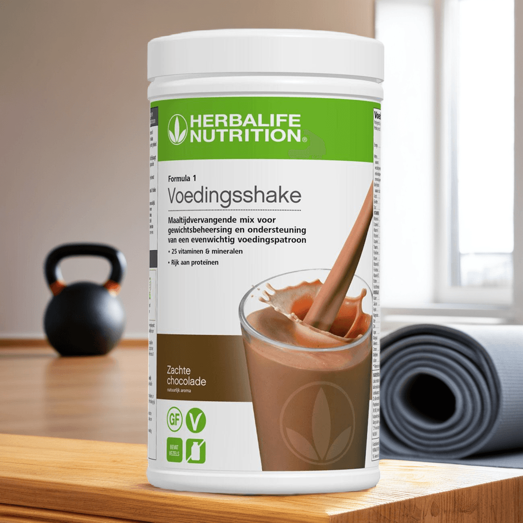 Herbalife Formule 1 Smooth Chocolate shake in een moderne home-gym