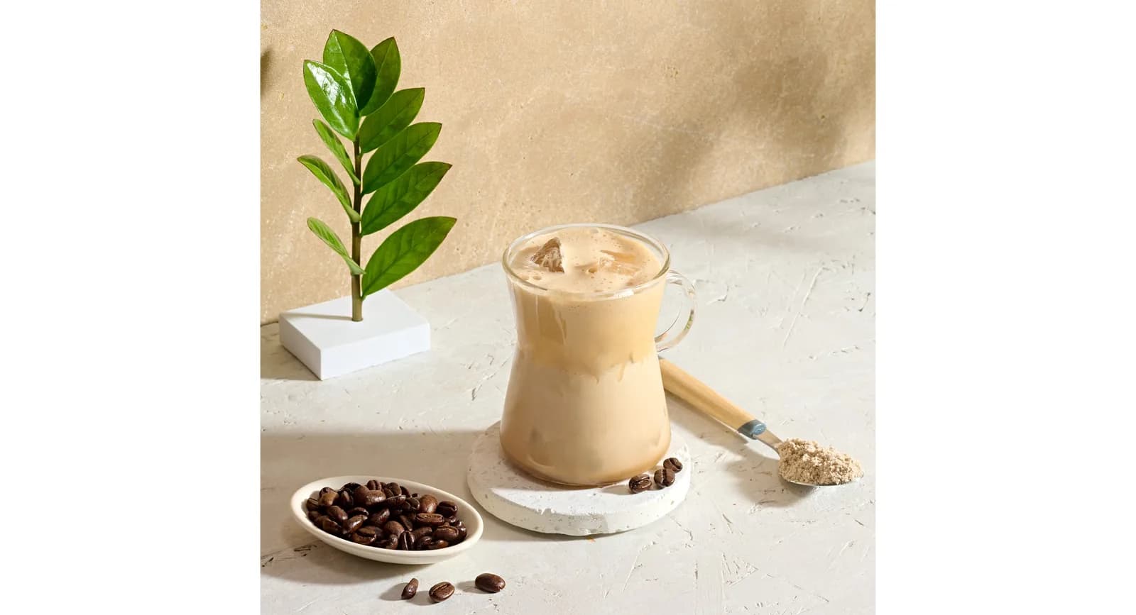 High Protein Iced Coffee Latte Macchiato - bereid